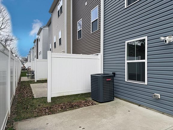 4th image of 42 Wentworth Ln
