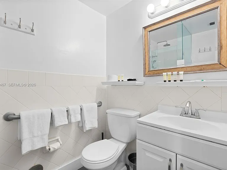 530 Ocean Dr #108 — Photo 25