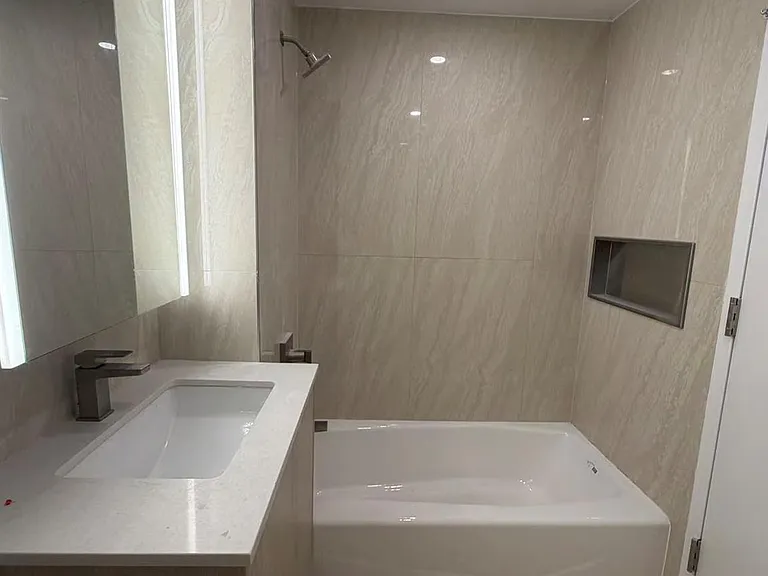 3371 Prince St #6L — Photo 3