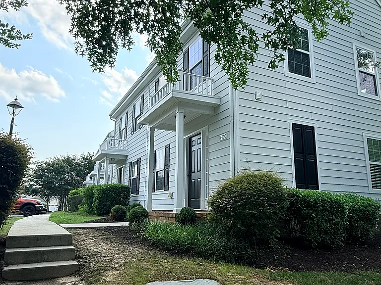 4400 Betty Ln — Photo 3