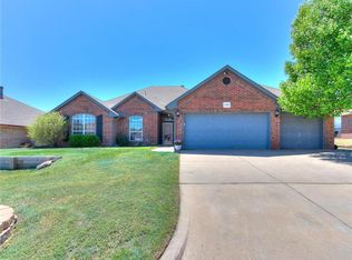 11844 SW 2nd St, Yukon, OK 73099