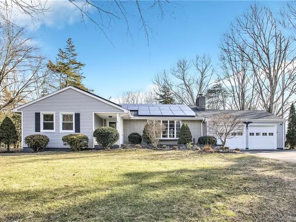 30 Fairfield Road, Oxford, CT 06478