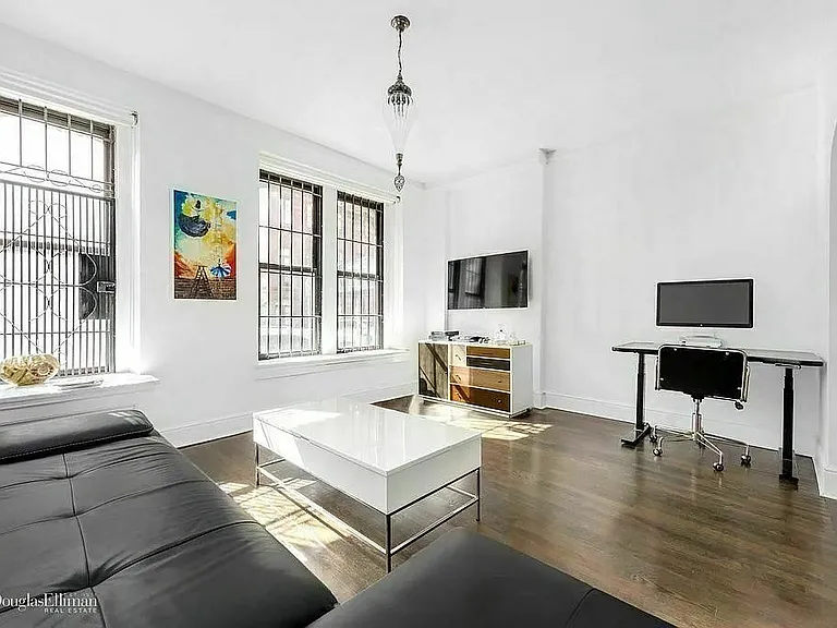 317 E 18th St #1C — Photo 7