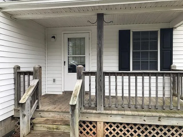560 Blacks Ln photo 1
