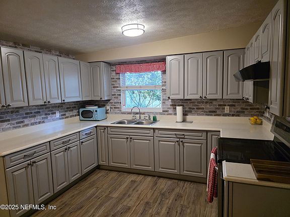 5th image of 8122 VERNELL Street