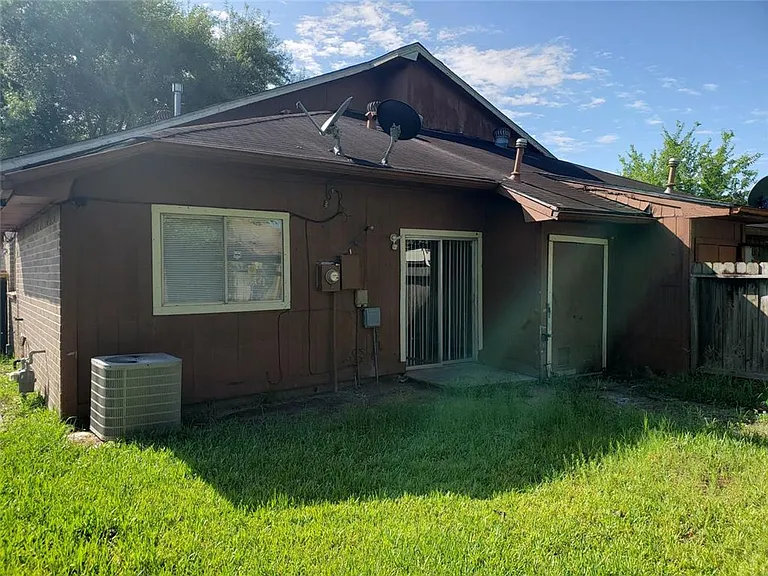 17010 Pastoria Dr — Photo 19