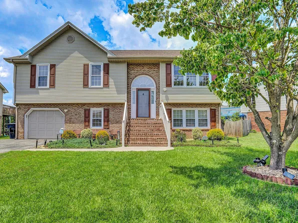 927 Harmon Cir, Roanoke, VA 24019