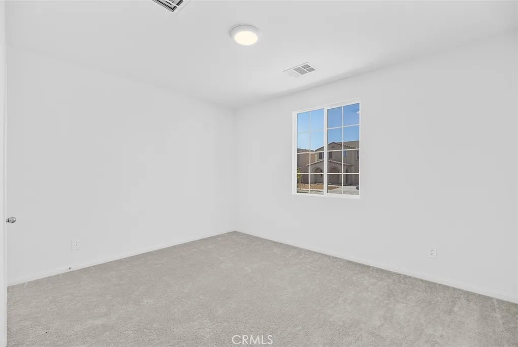 4 bed, 3.5 bath, 3164 sqft, $3,395 — Photo 4