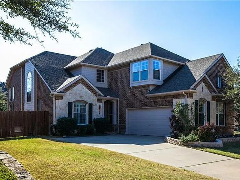 4533 Delaina Dr — Photo 1