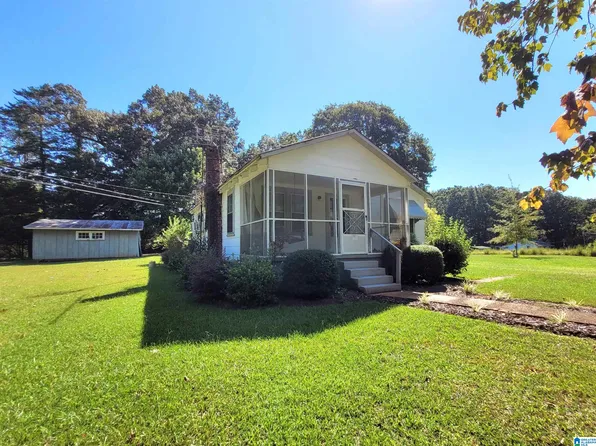 326 Crestview Rd, Talladega, AL 35160