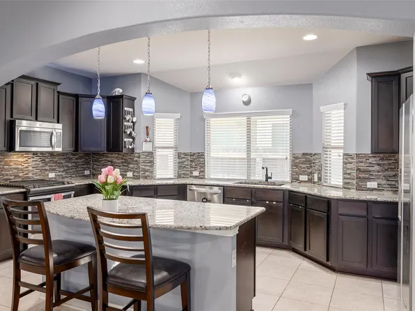 121 Pincea Pl, San Marcos, TX 78666
