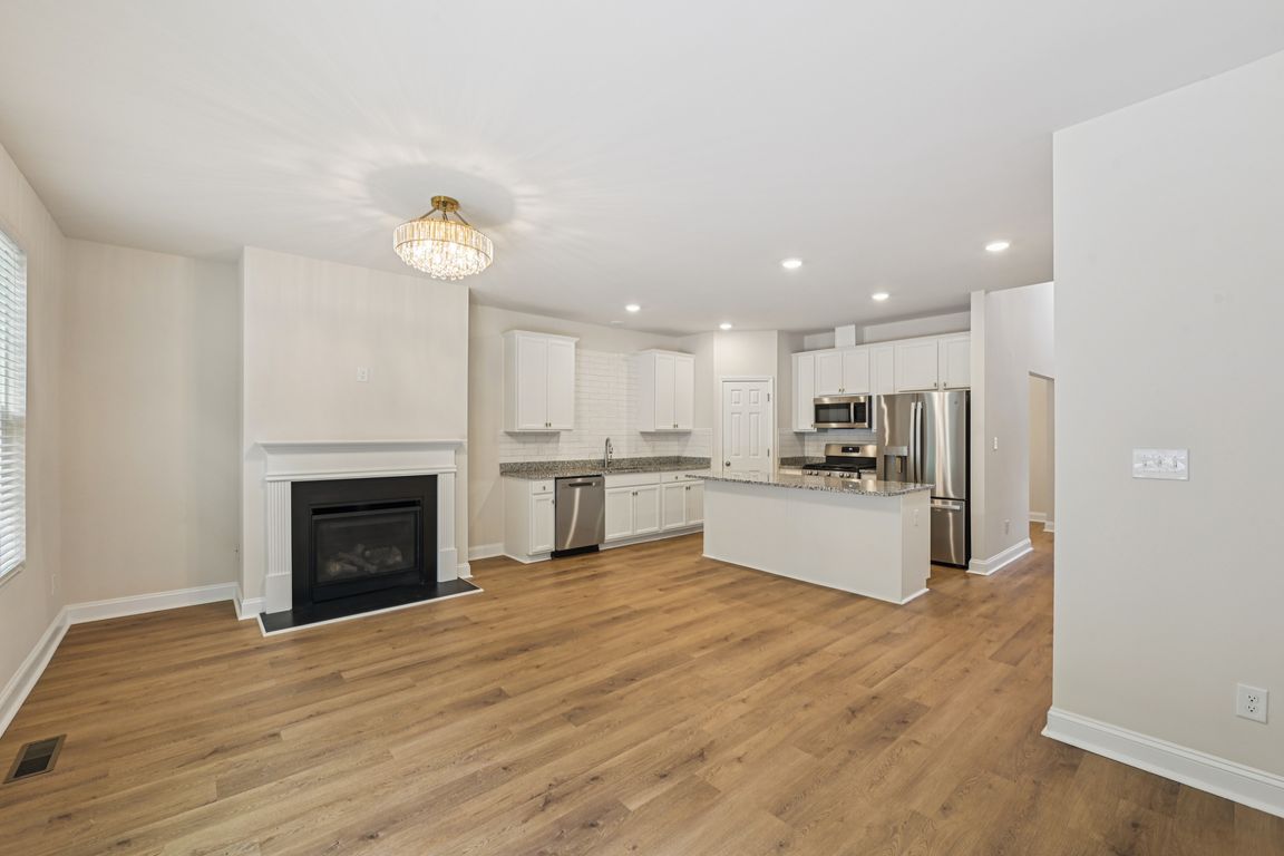 Berwick Dr-S2606-009.jpg
