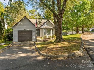 301 Oak Pl, Asheville, NC 28803