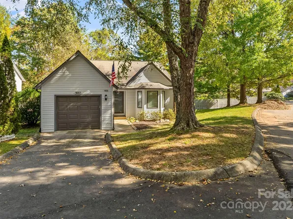 301 Oak Pl, Asheville, NC 28803