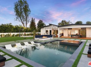 23283 Erwin St, Woodland Hills, CA 91367