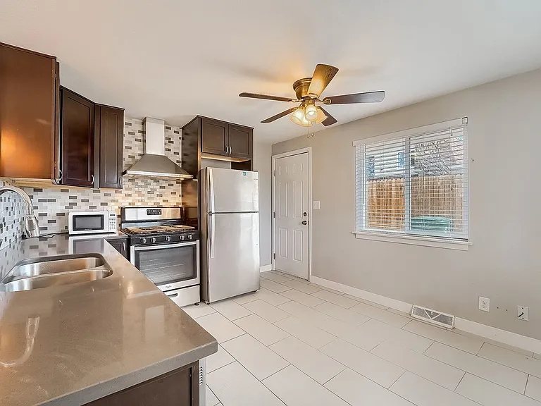 4415 W Tennessee Ave — Photo 18