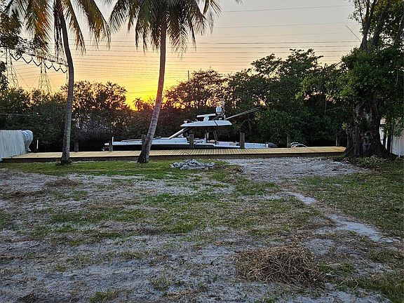 2nd image of 4565 SW 35th Avenue