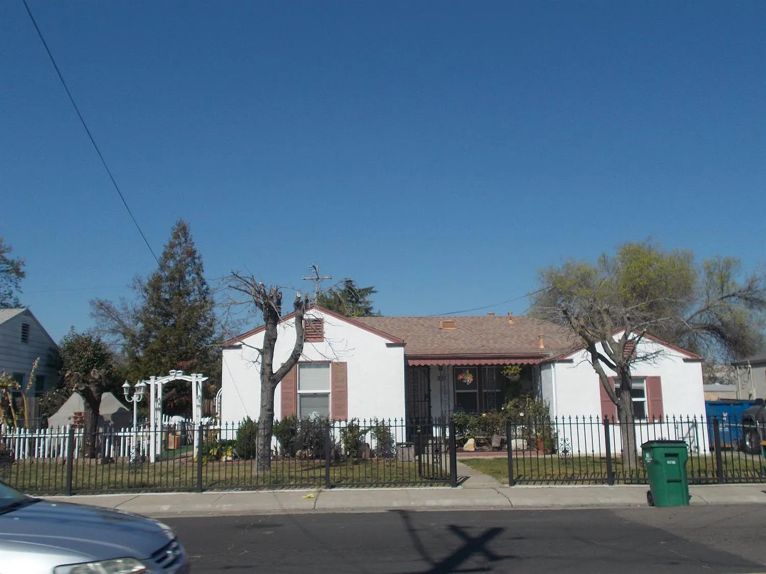 231 E Fulton St photo 1