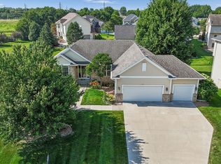 8832 Kingman Dr, West Des Moines, IA 50266