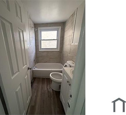 1st image of 2924 Mary St #A