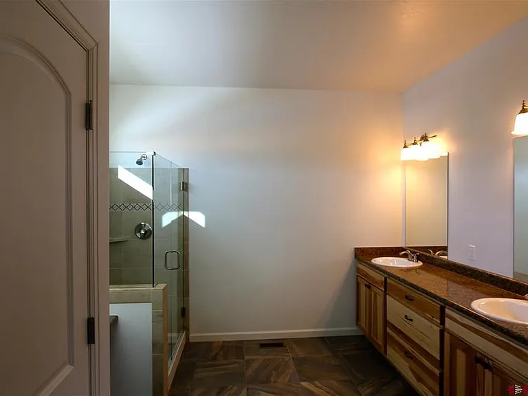 1394 Kremer Dr — Photo 8