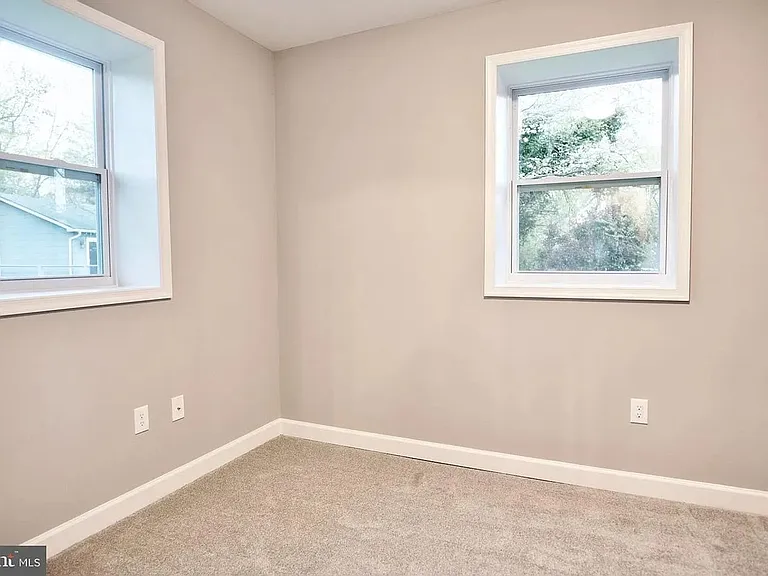 211 Sillery Bay Rd — Photo 23