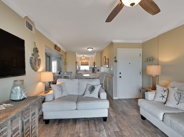 1650 Via De Luna Dr APT D4