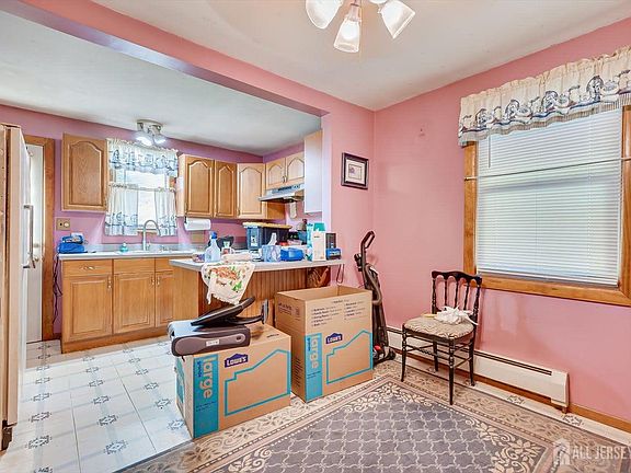 5th image of 109 2nd St