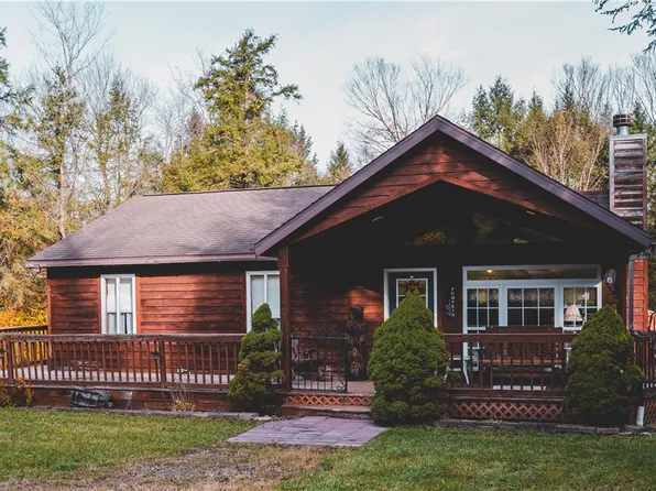 69 Elk Horn Dr, Benezette, PA 15821