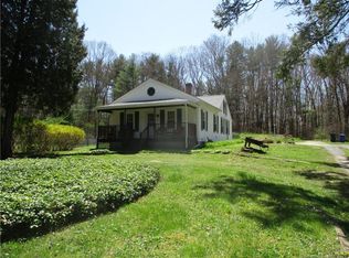 69 Blain Rd, North Grosvenordale, CT 06255