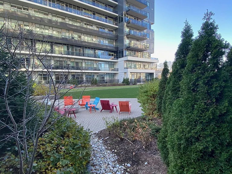 63 Arthur St S #202 — Photo 1