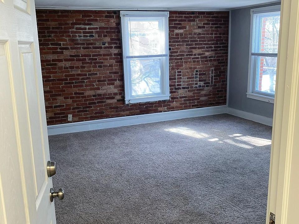 1st image of 125 1/2 N Main St #B