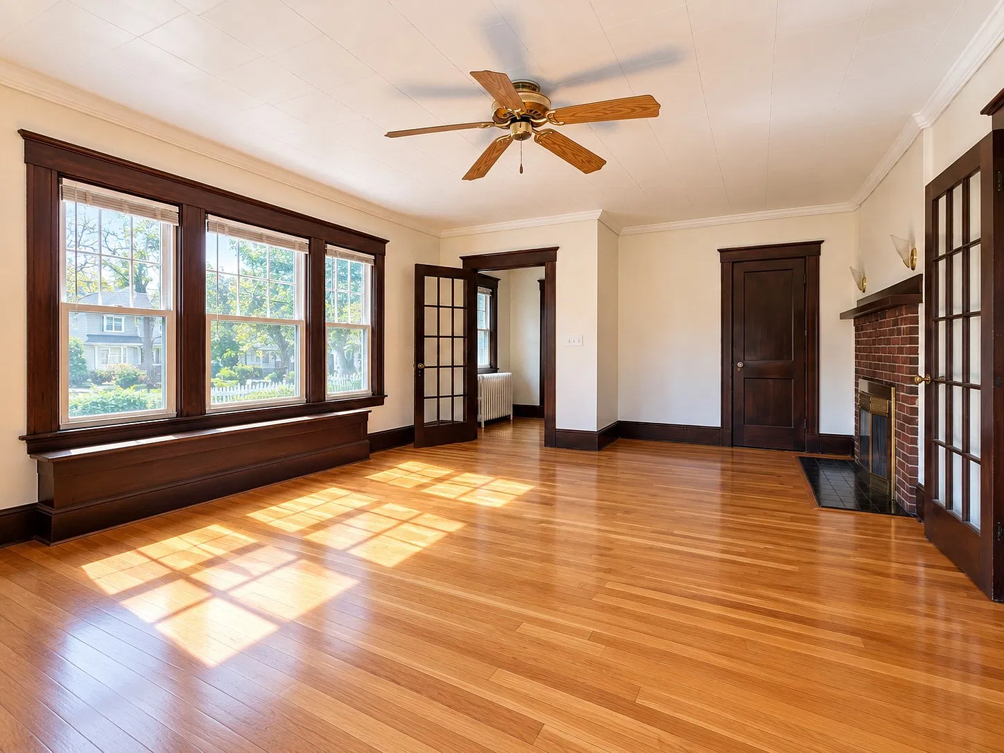 2 bed, 1.0 bath, 1342 sqft, $3,400 — Photo 4