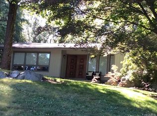 33 Sherwood Ridge Rd, Pomona, NY 10970