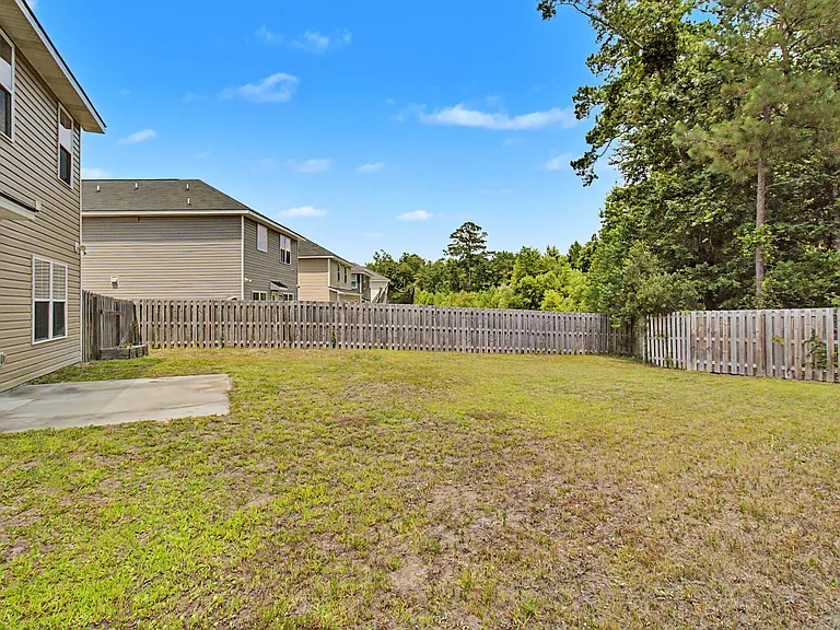 547 Fairview Cir — Photo 30