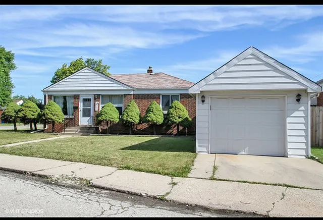 5501 N Oketo Ave photo 1