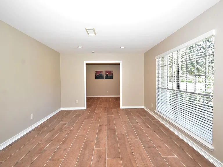 6011 Arboles Dr — Photo 6