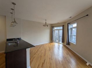 1431 S Halsted St APT 3B, Chicago, IL 60607
