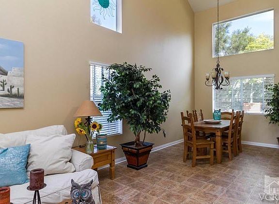 3rd image of 10457 Phelps Ct