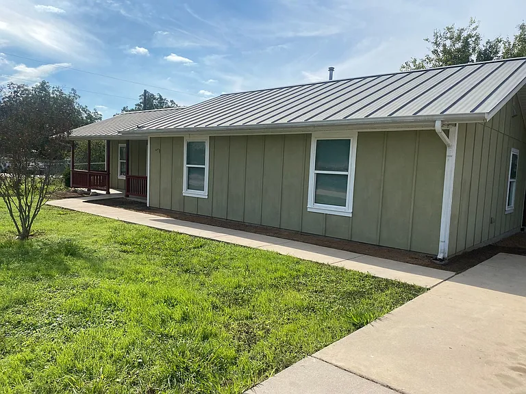 601 N Bastrop St — Photo 20