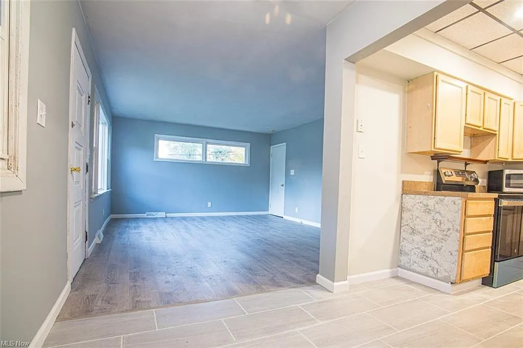 2 bed, $1,650 — Photo 3