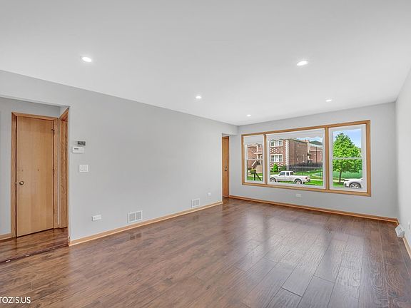 3rd image of 4043 N Wagner Ave