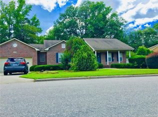 220 Stirling Dr, Lumberton, NC 28358