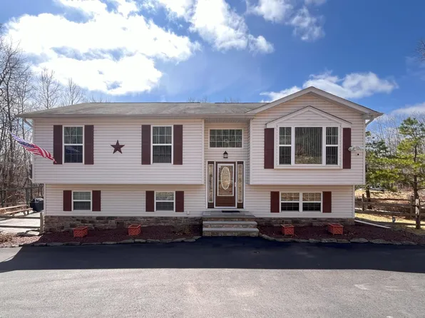 8 Iowa Rd, Albrightsville, PA 18210