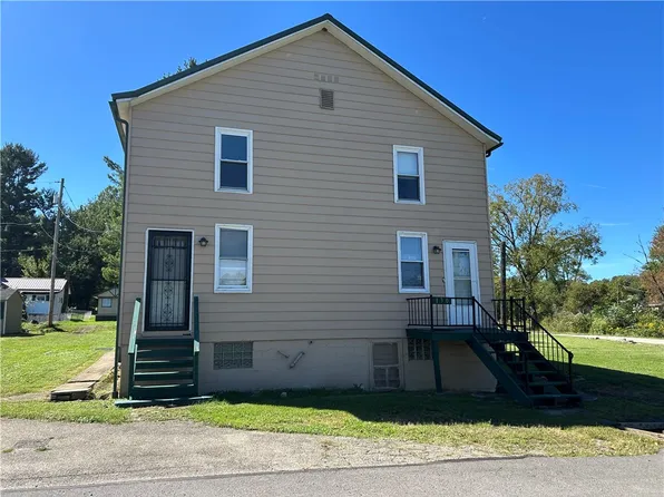 130 Patton Rd, Connellsville, PA 15425