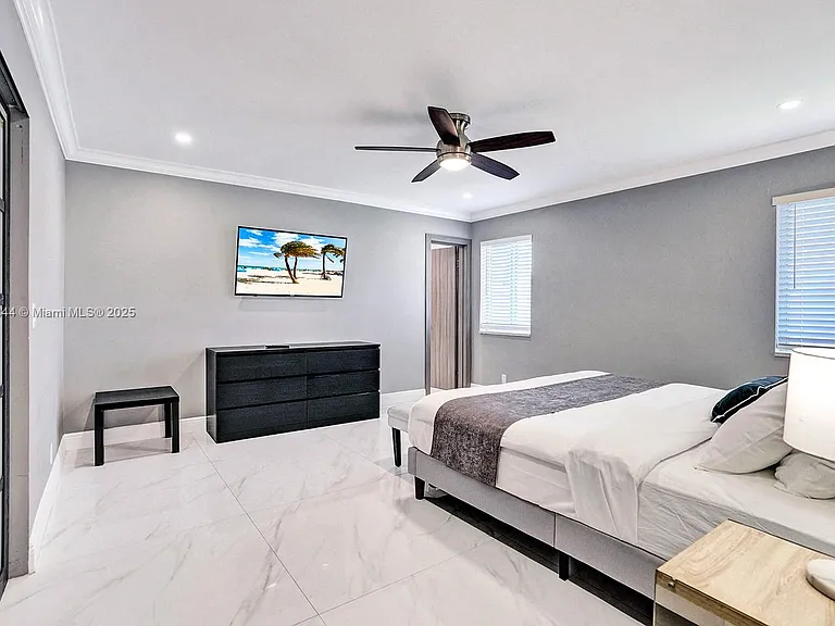 1301 Rodman St — Photo 19