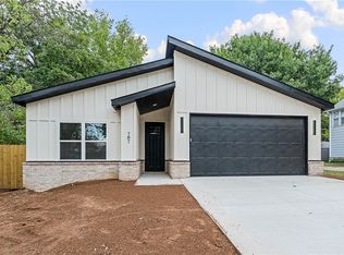707 S Wright St, Siloam Springs, AR 72761