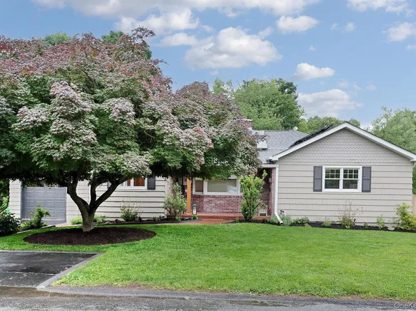 29 Clinton Avenue, Tappan, NY 10983