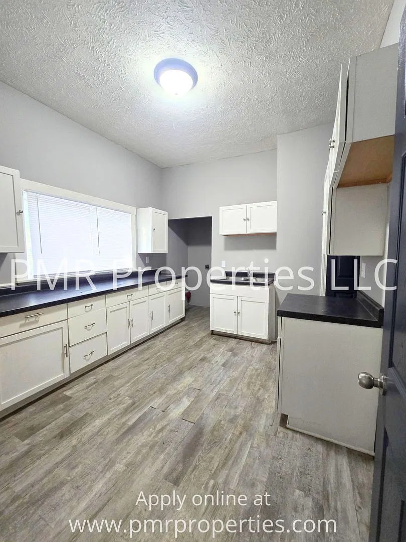 3 Bedrooms / 1 Bathroom House — Photo 3