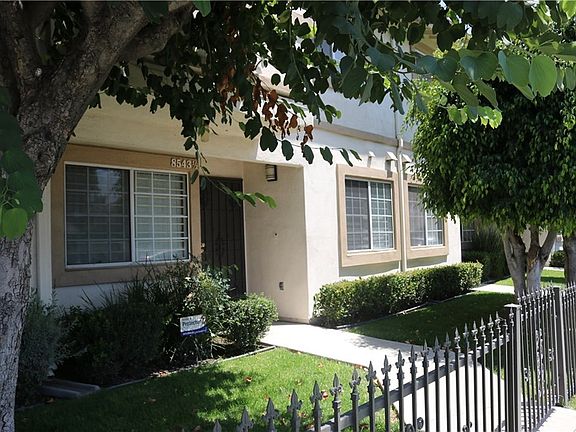 3rd image of 8543 1/2 Park St